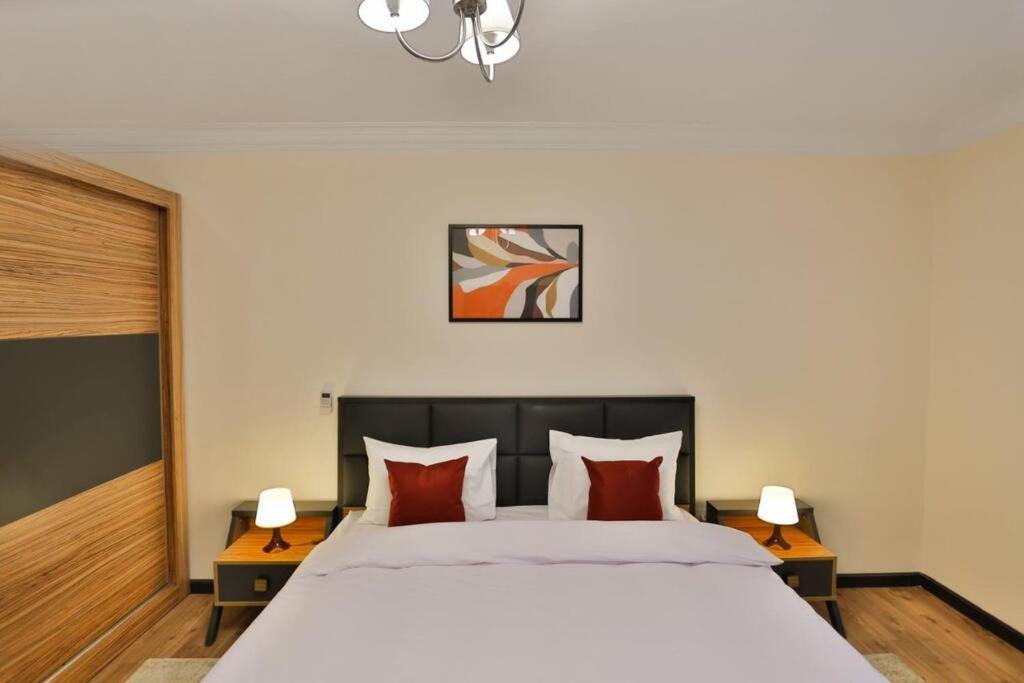 Parkside Boutique 3 Bbr Serviced Apartment - Ocean Blue - Near Airport El El Cairo Exterior foto